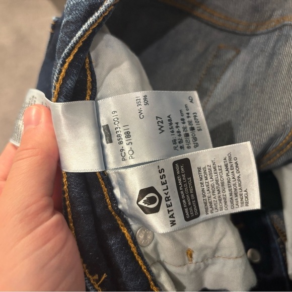 Levi's Women's 501 dark Wash Jean Shorts - Picture 3 of 3